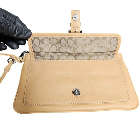 Coach Vintage Hampton Wallet/Wristlet Tan - Picture 6 of 7